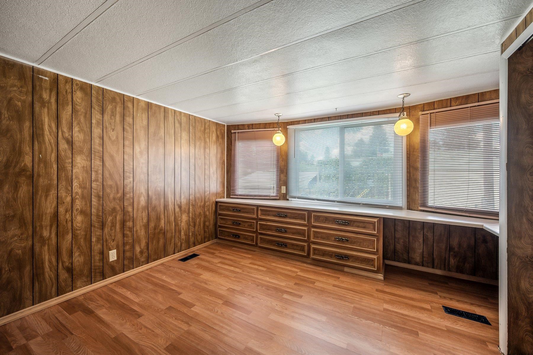 11612 North Sheridan Street, Unit E1 Mead, WA 99021 - Photo 16 of 29