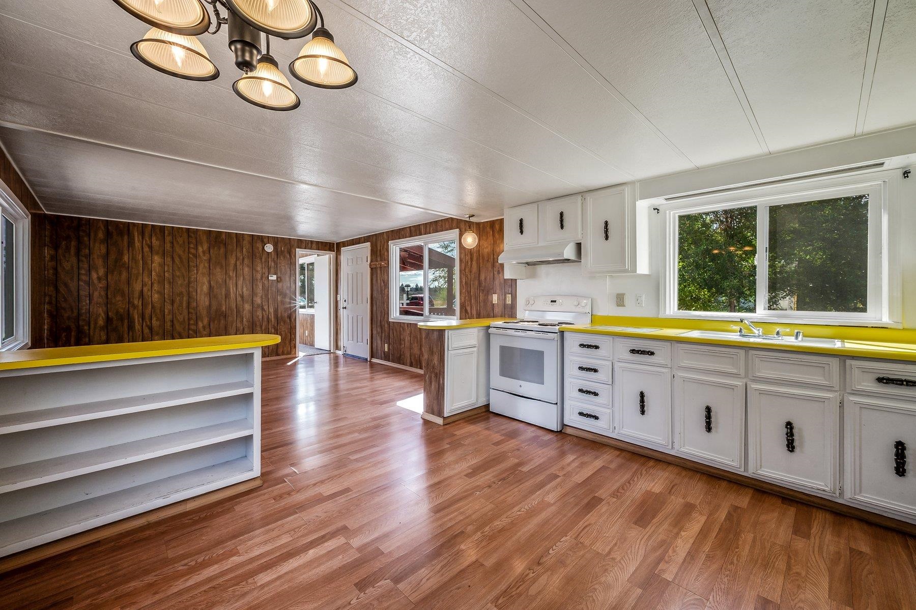 11612 North Sheridan Street, Unit E1 Mead, WA 99021 - Photo 8 of 29