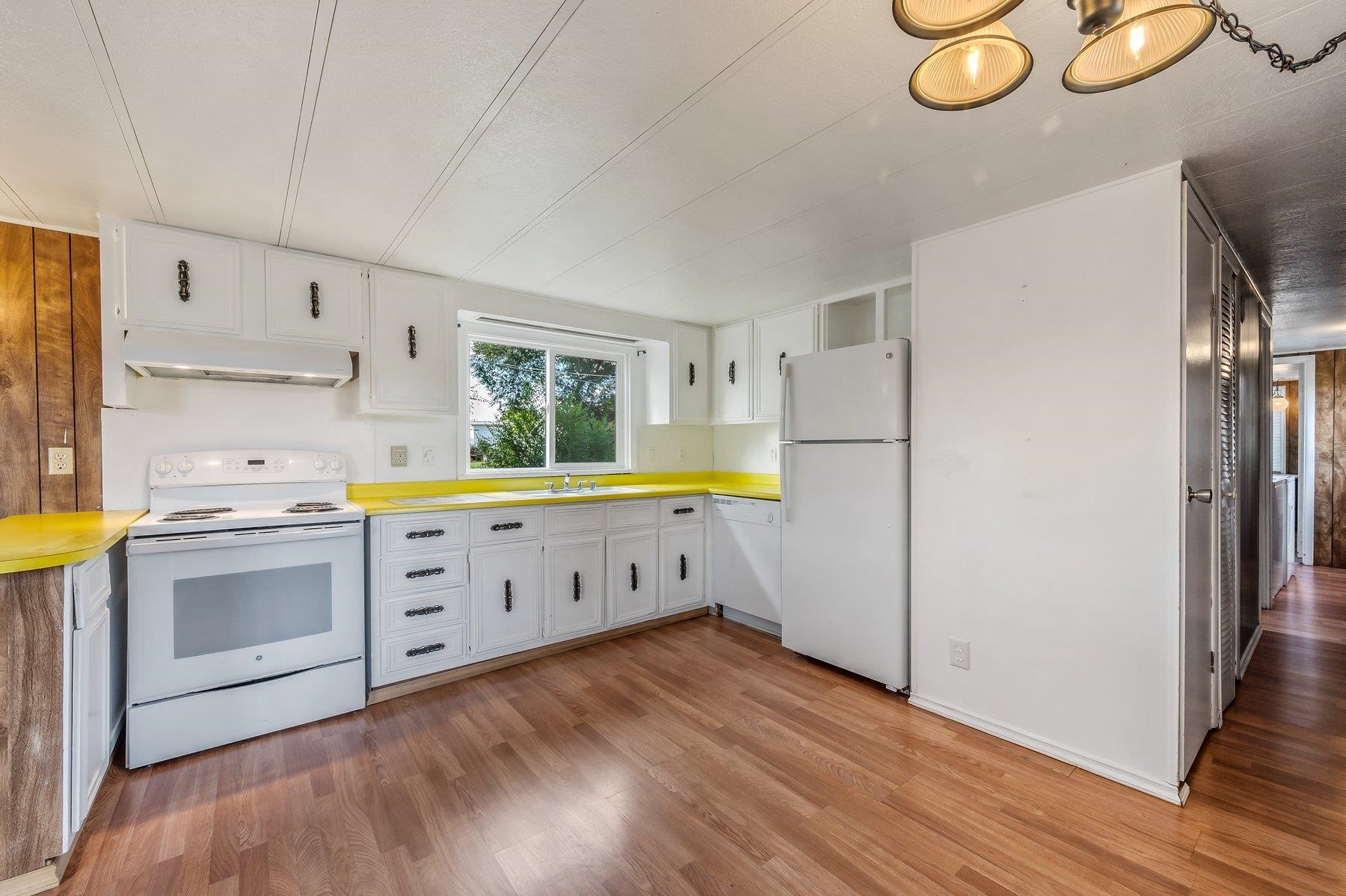 11612 North Sheridan Street, Unit E1 Mead, WA 99021 - Photo 9 of 29