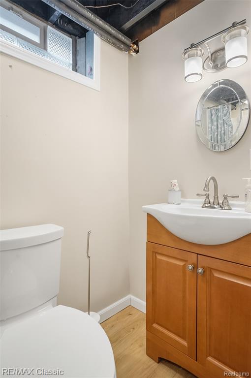 7218 Sterling Street Center Line, MI 48015 - Photo 16 of 27