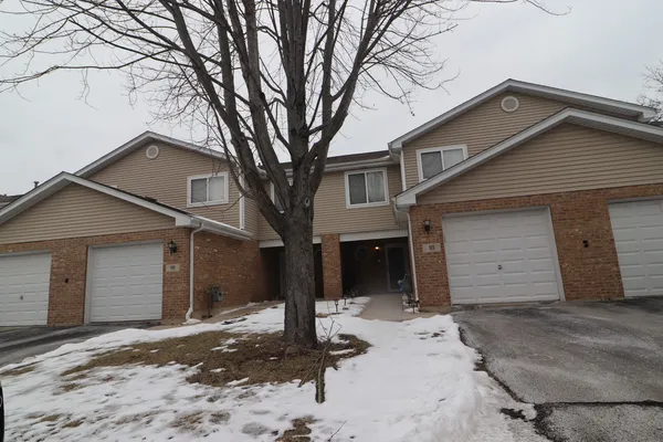 $199,999 | 18 Forest Wood Lane, Park Forest, IL 60466