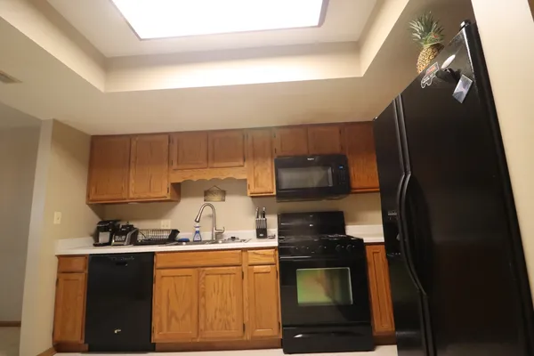 $199,999 | 18 Forest Wood Lane, Park Forest, IL 60466