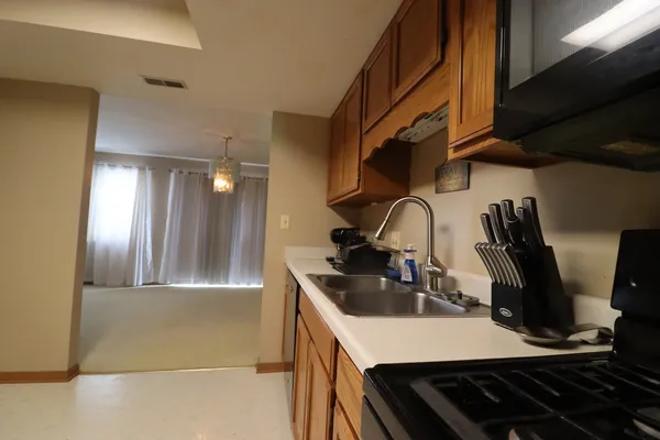 $199,999 | 18 Forest Wood Lane, Park Forest, IL 60466