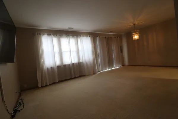 $199,999 | 18 Forest Wood Lane, Park Forest, IL 60466