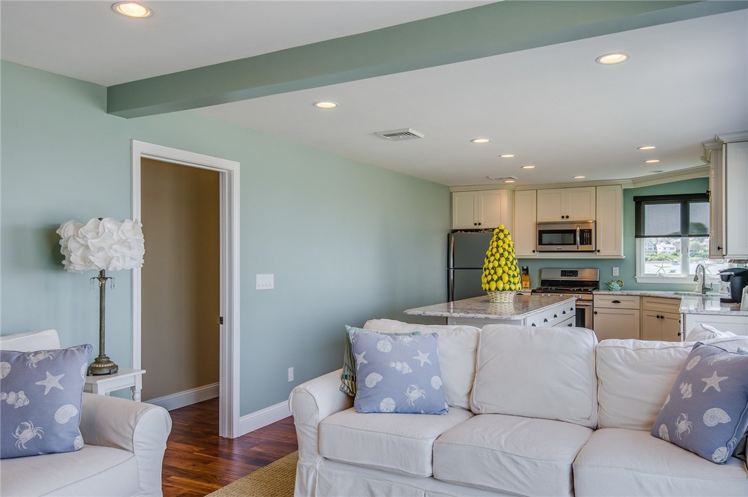 5 Sand Piper Road Narragansett, RI 02882 - Photo 10 of 33 Gallery Image 10