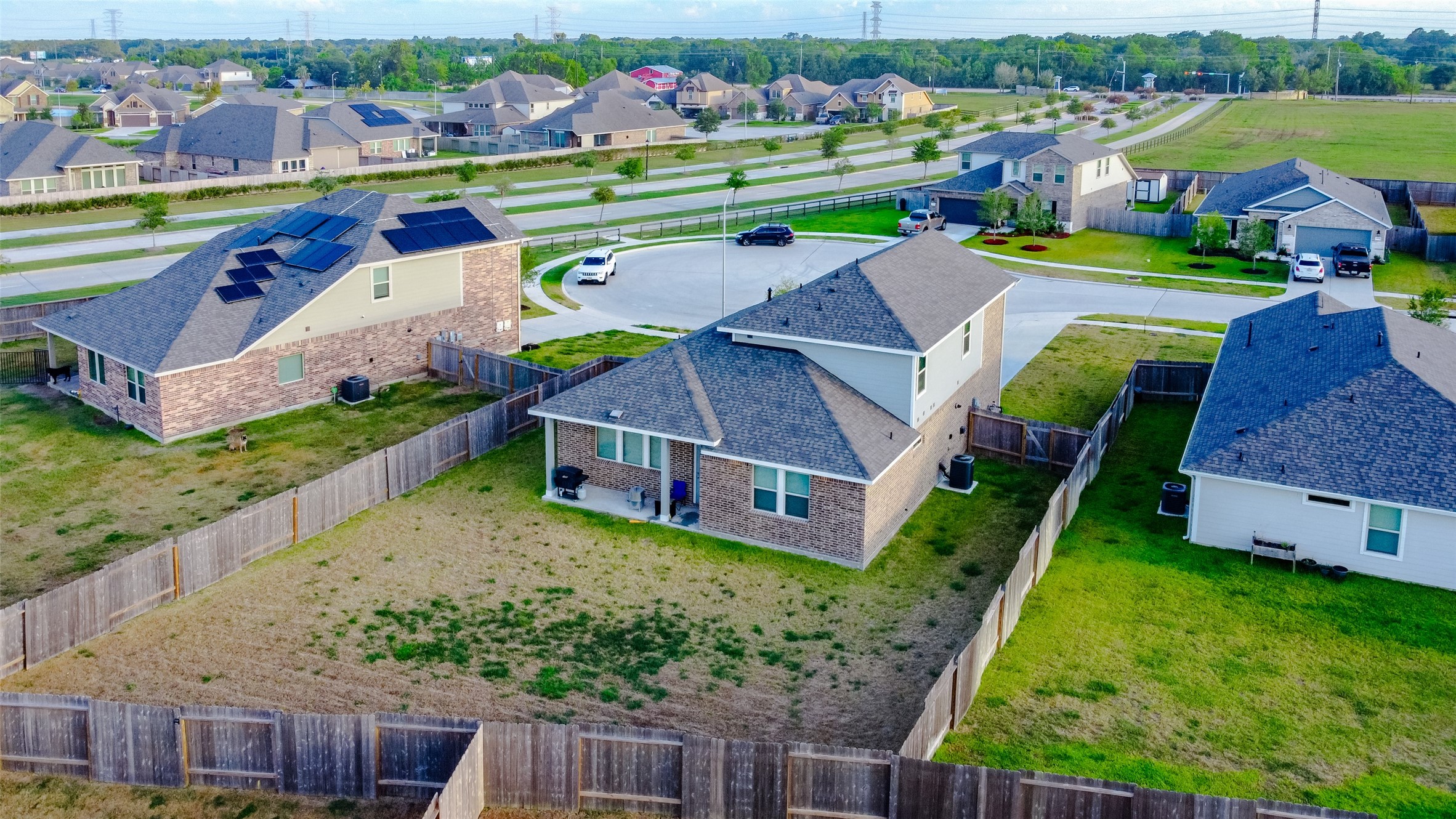 18819 Brookside Rdg Lane Manvel, TX 77578 - Photo 5 of 36 Located in a quiet cul de sac with easy access to Hwy 6.
