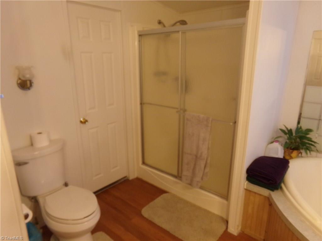 4806 Cashatt Road Trinity, NC 27370 - Photo 15 of 30 Glamour Bath in Master