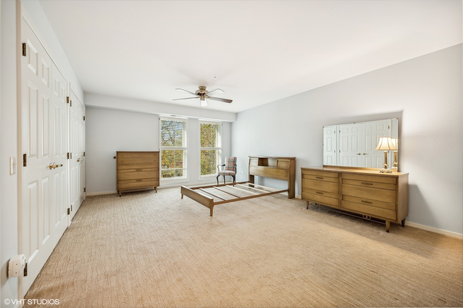 360 Green Bay Road, Unit 3D Winnetka, IL 60093 - Photo 20 of 30 a bedroom with furniture and windows