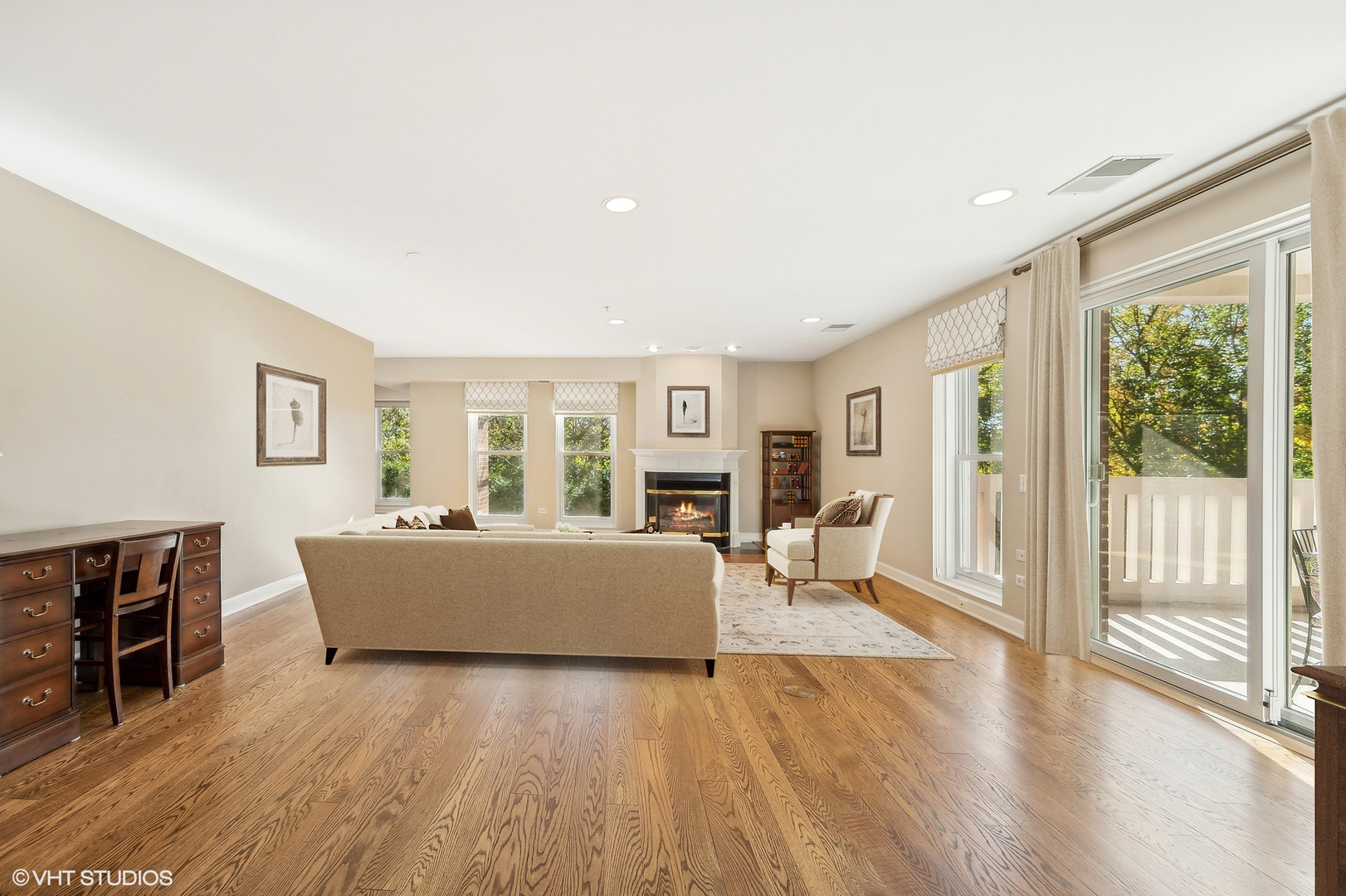 360 Green Bay Road, Unit 3D Winnetka, IL 60093 - Photo 7 of 30 a living room with furniture and large windows