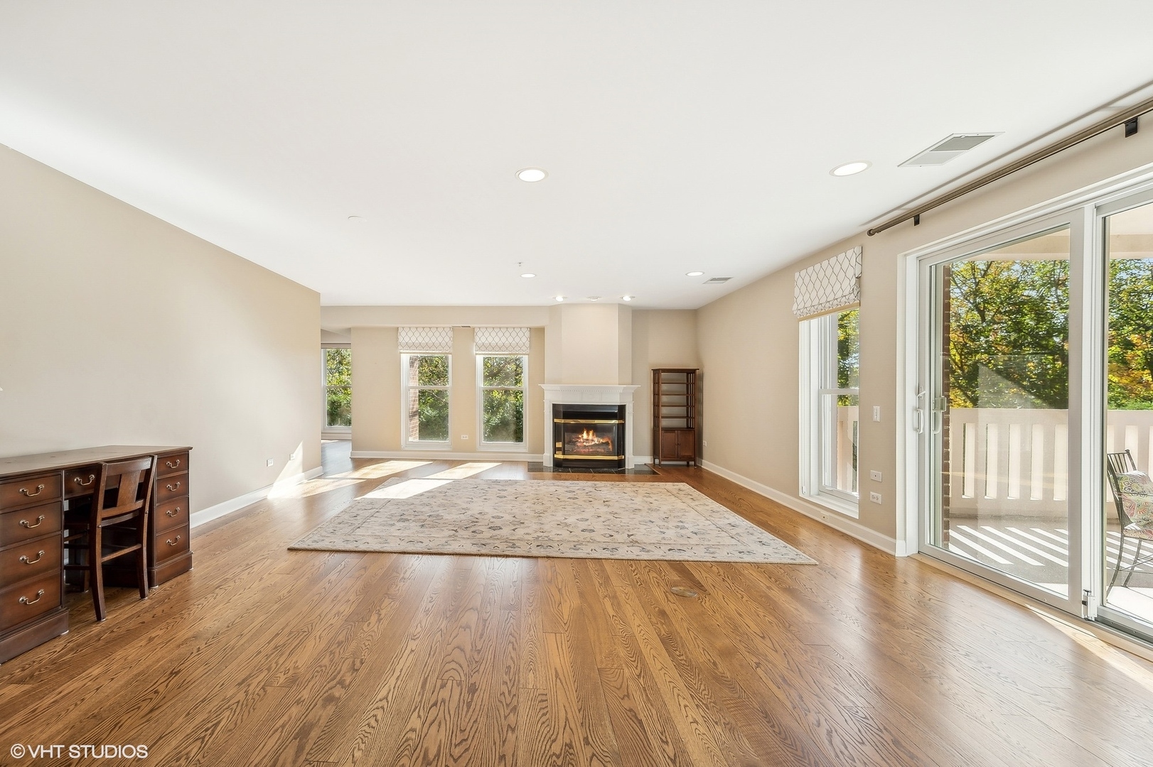360 Green Bay Road, Unit 3D Winnetka, IL 60093 - Photo 8 of 30 a view of livingroom with furniture wooden floor and window