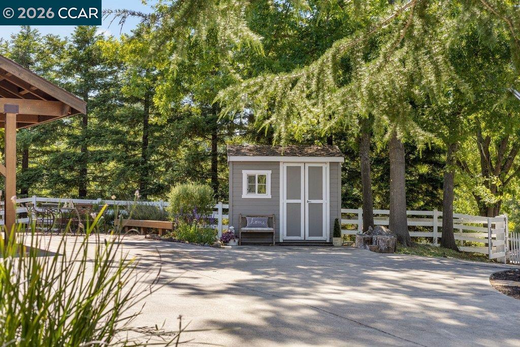 189 Oak Road Alamo, CA 94507 - Photo 47 of 86