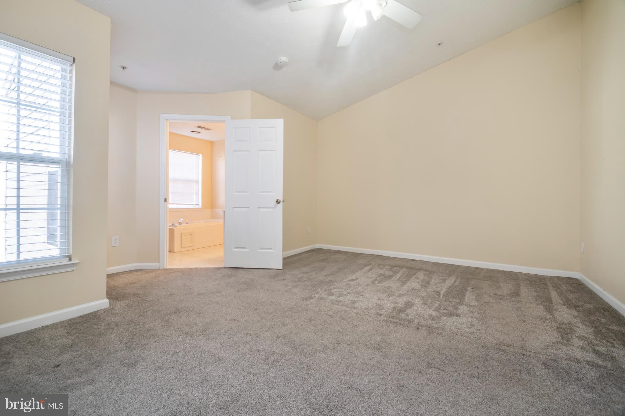 5224 Leavers Court Rosedale, MD 21237 - Photo 16 of 27 an empty room with windows