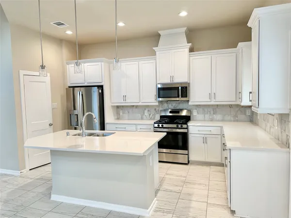 $2,500 | 9442 Starlight Oak Drive, Missouri City, TX 77459