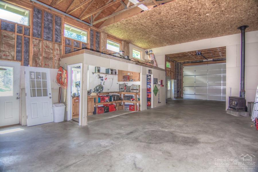 19244 Shoshone Road Bend, OR 97702 - Photo 23 of 25 Gallery Image 23