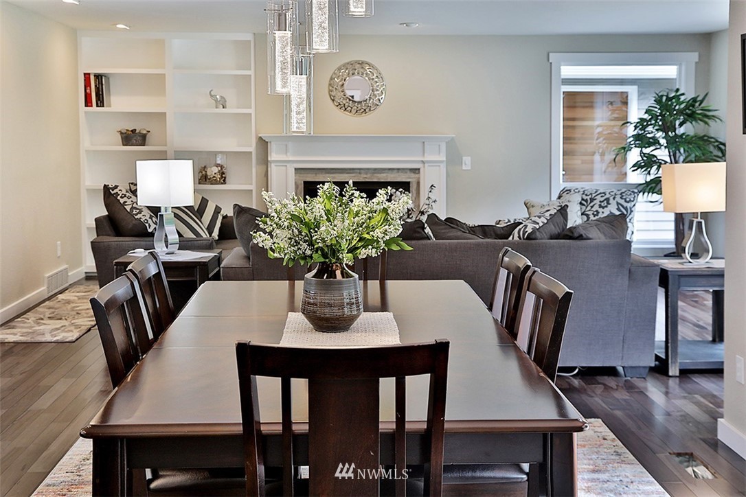 971 Sandy Point Road Langley, WA 98260 - Photo 8 of 25 a view of a dining room with furniture