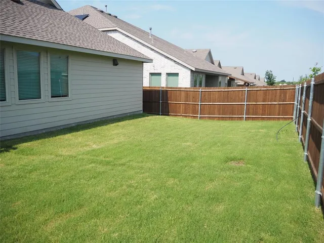 $2,100 | 1116 Mesquite Lane, Princeton, TX 75407