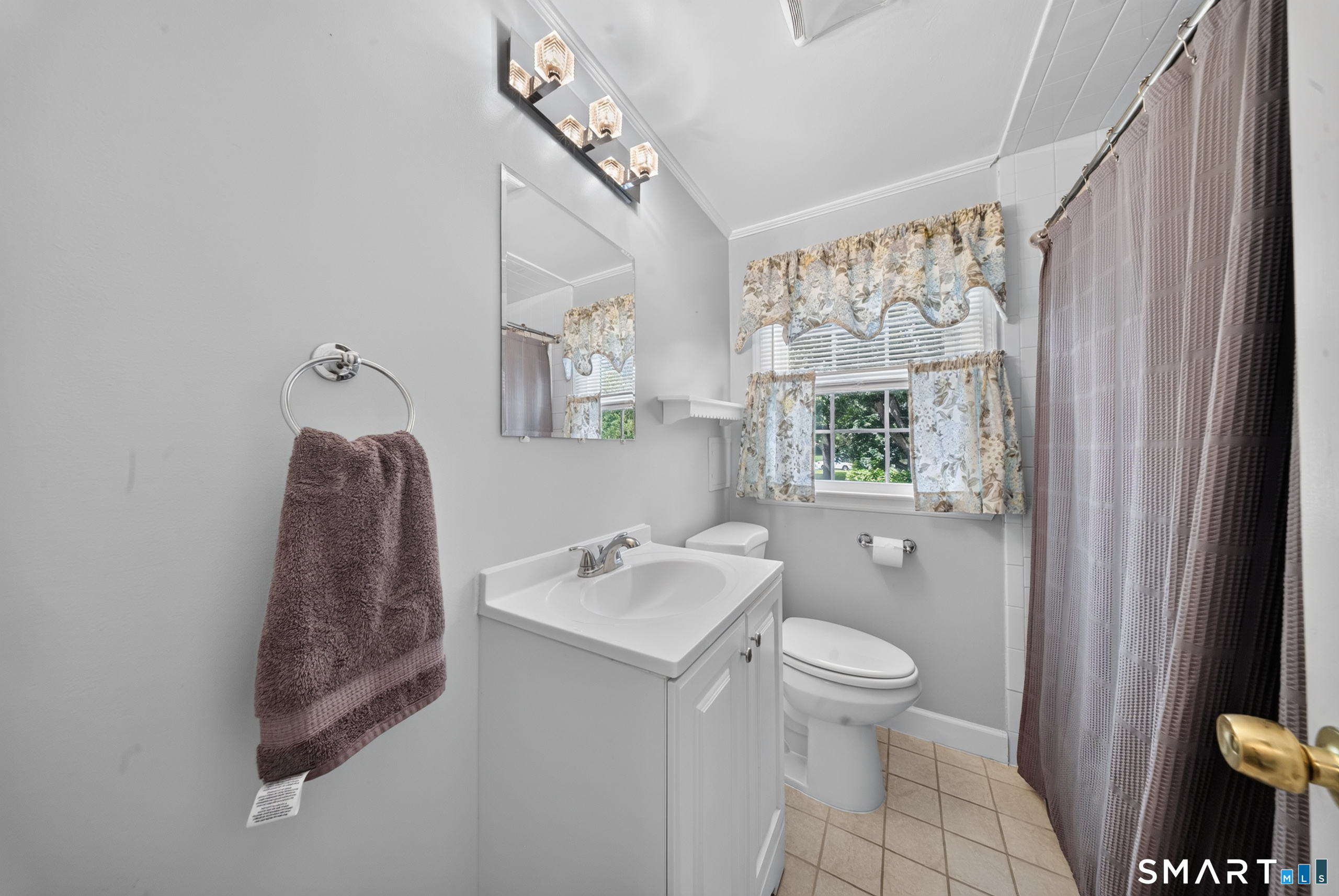 281 Sylvan Knoll Road Stamford, CT 06902 - Photo 15 of 30 Bathroom