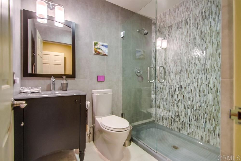 670 Georgine Road Fallbrook, CA 92028 - Photo 18 of 25 Private bathroom for Guest Suite #1, custom walk in shower