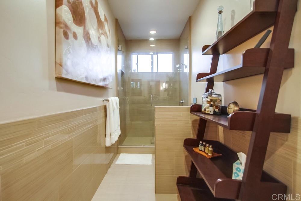 670 Georgine Road Fallbrook, CA 92028 - Photo 20 of 25 Guest Suite bathroom with modern clean lines and walk in shower