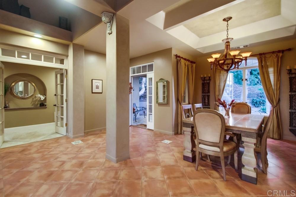 670 Georgine Road Fallbrook, CA 92028 - Photo 4 of 25 Wide open spaces as you enter the formal living and dining areas