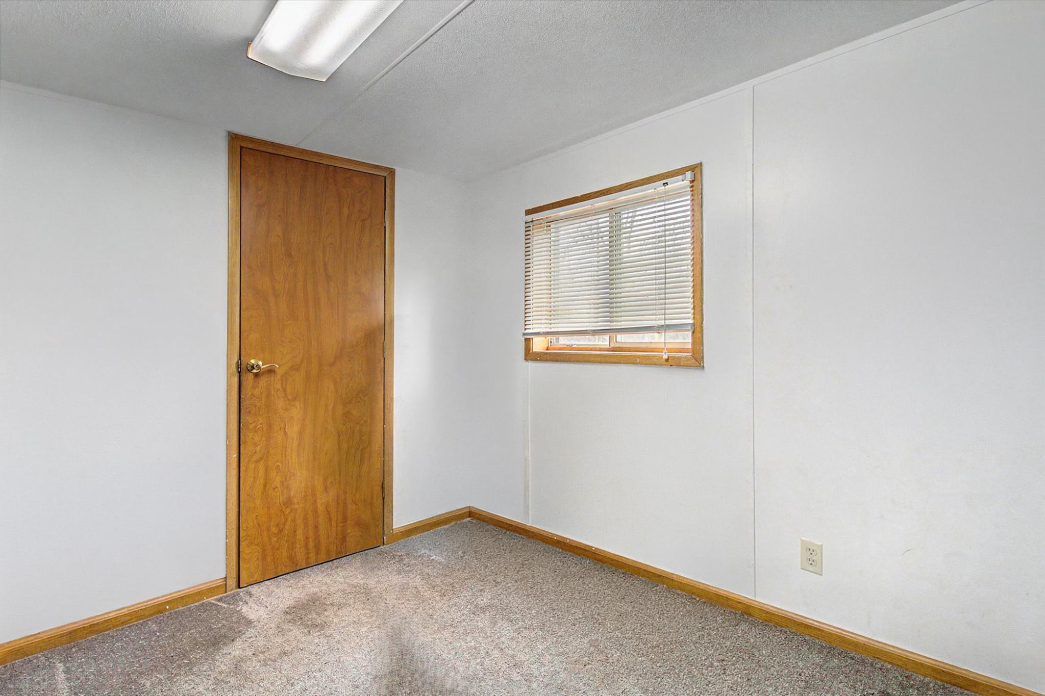 16 Ray Drive Denver, PA 17517 - Photo 13 of 20 an empty room with a window