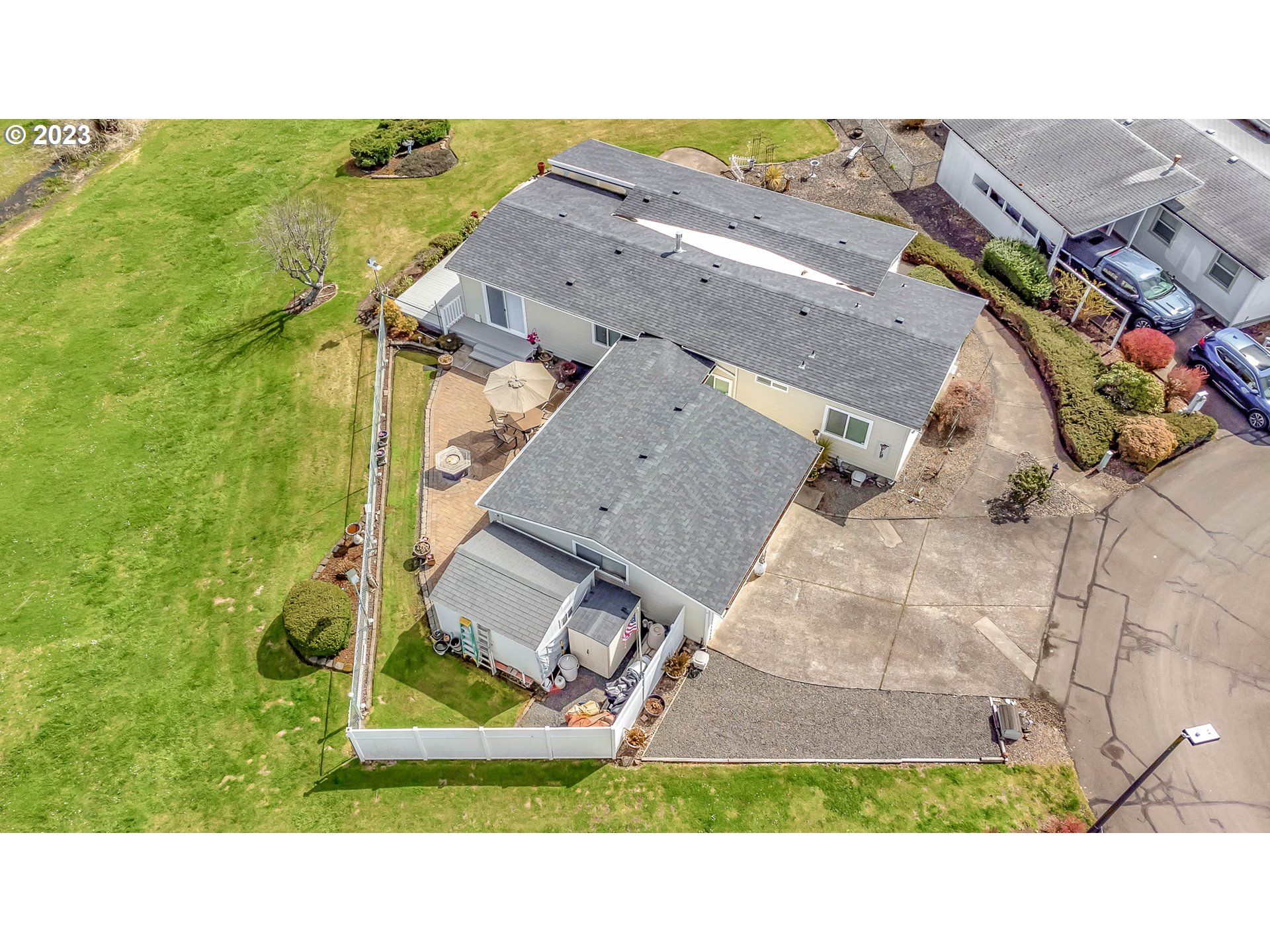 85721 Hampstead Lane Eugene, OR 97405 - Photo 38 of 45 an aerial view of a house