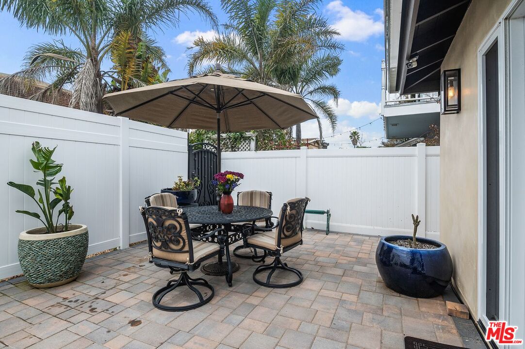 5040 Terramar Way Oxnard, CA 93035 - Photo 14 of 16 a view of patio with furniture