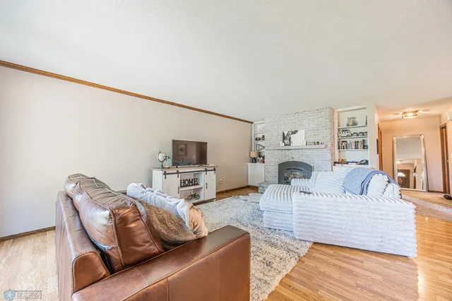 $460,000 | 204 Oxbow Circle, Kindred, ND 58047