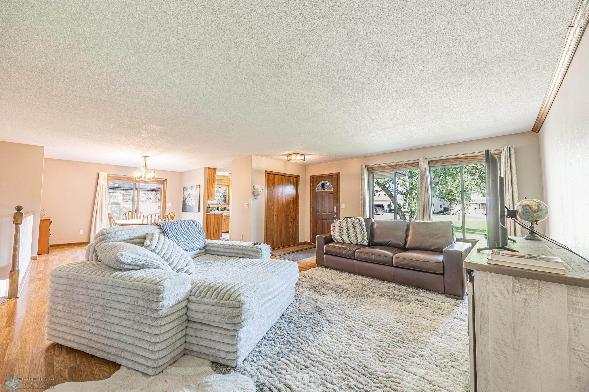 204 Oxbow Circle Kindred, ND 58047 - Photo 13 of 43