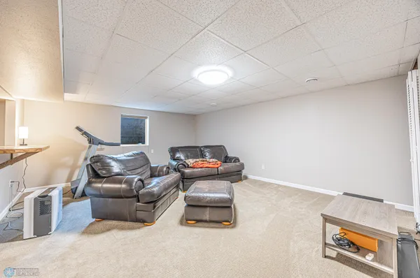 $415,000 | 204 Oxbow Circle, Oxbow, ND 58047