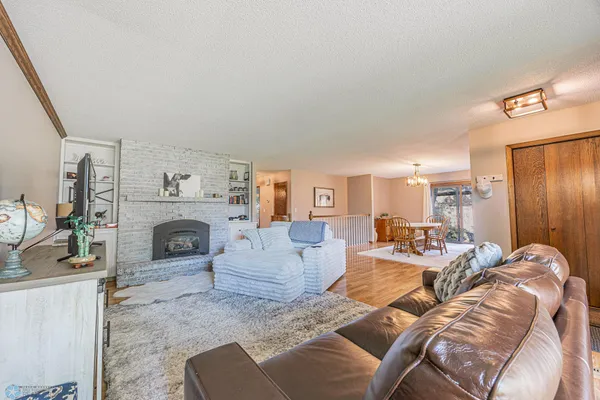 $415,000 | 204 Oxbow Circle, Oxbow, ND 58047