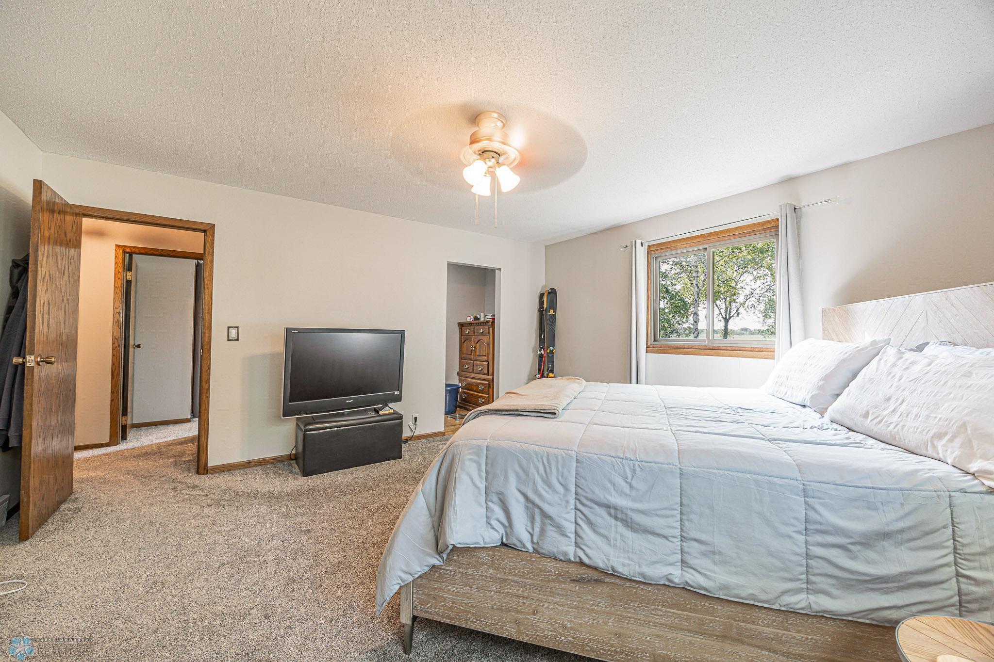 204 Oxbow Circle Kindred, ND 58047 - Photo 22 of 43