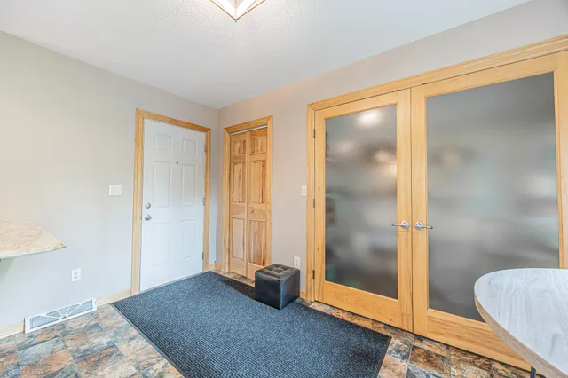 $460,000 | 204 Oxbow Circle, Kindred, ND 58047