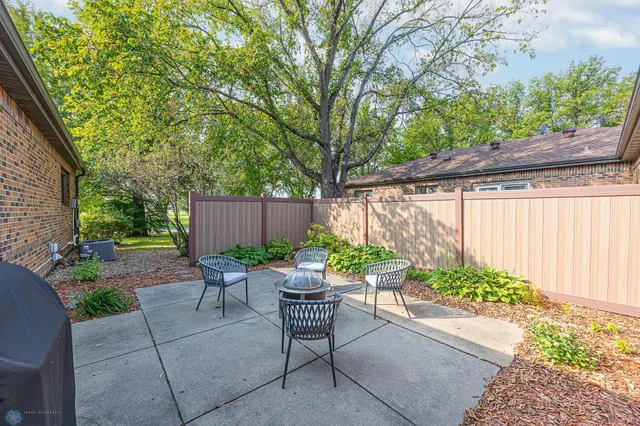 $460,000 | 204 Oxbow Circle, Kindred, ND 58047