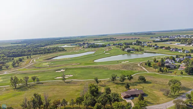 $460,000 | 204 Oxbow Circle, Kindred, ND 58047