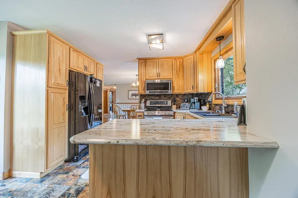 $415,000 | 204 Oxbow Circle, Oxbow, ND 58047