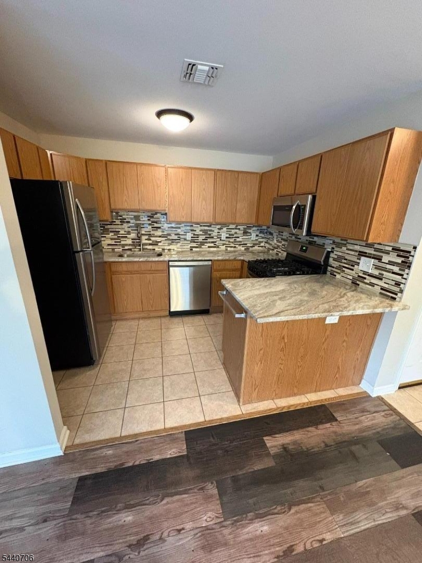 122 Falcon Ridge Way North, Unit 2 Hamburg, NJ 07419 - Photo 3 of 10