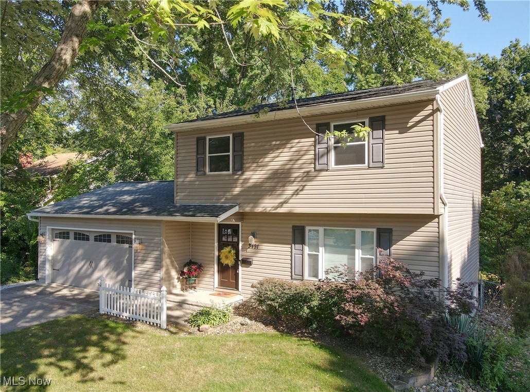 3491 Kent Road Stow, OH 44224 - Photo 4 of 40 View of front of home with a garage
