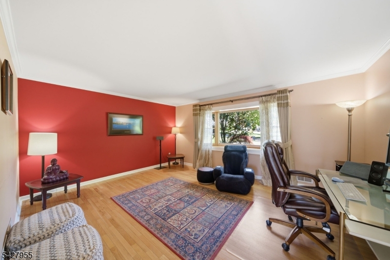 21 Robin Hood Road Morris Plains, NJ 07950 - Photo 16 of 36