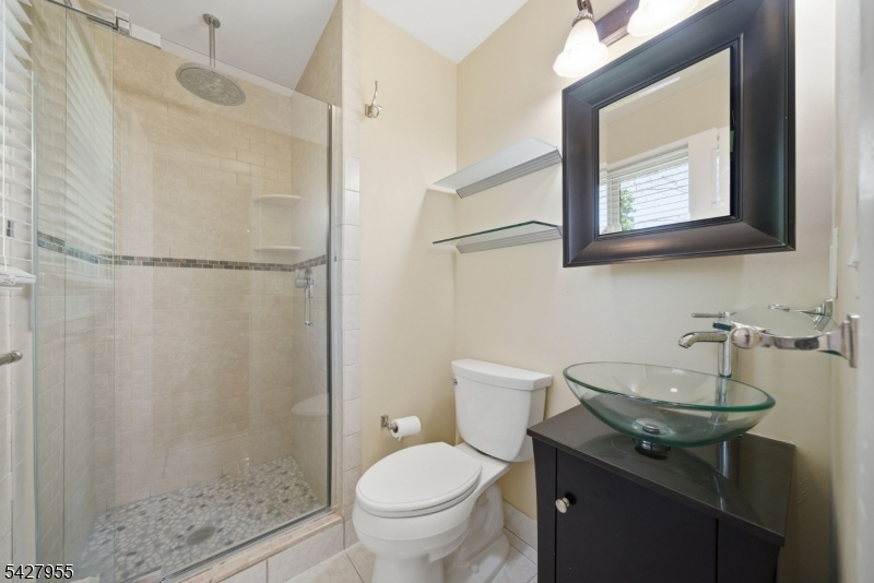 21 Robin Hood Road Morris Plains, NJ 07950 - Photo 21 of 36