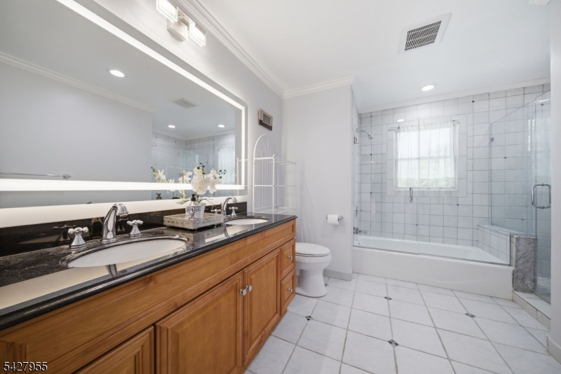 21 Robin Hood Road Morris Plains, NJ 07950 - Photo 26 of 36