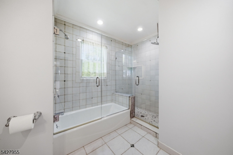 21 Robin Hood Road Morris Plains, NJ 07950 - Photo 27 of 36