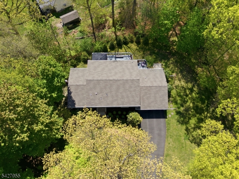 21 Robin Hood Road Morris Plains, NJ 07950 - Photo 35 of 36