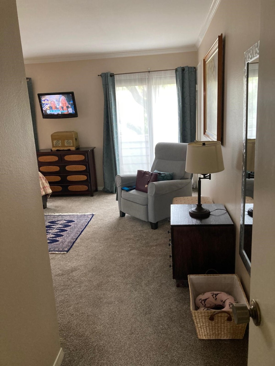 1623 Prairie Grove Drive Houston, TX 77077 - Photo 30 of 50 a living room with furniture and a window