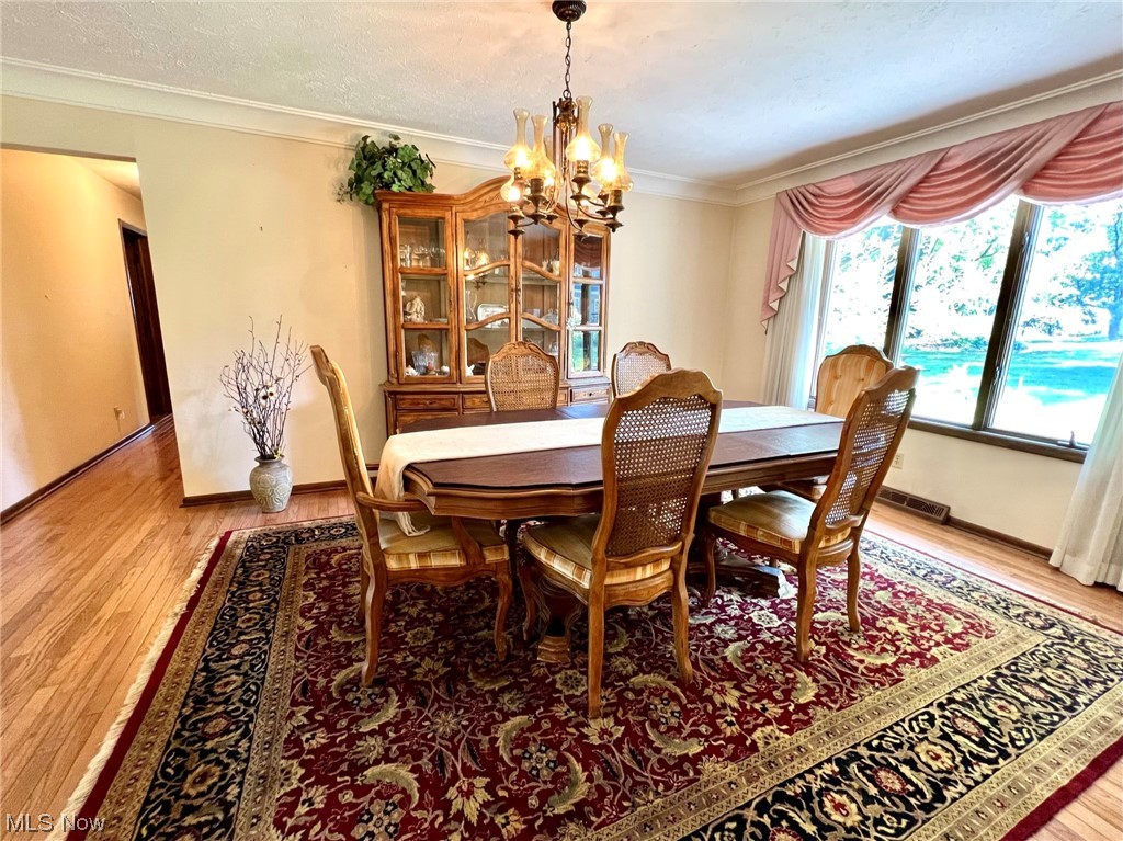 3001 Dentzler Road Parma, OH 44134 - Photo 9 of 35
