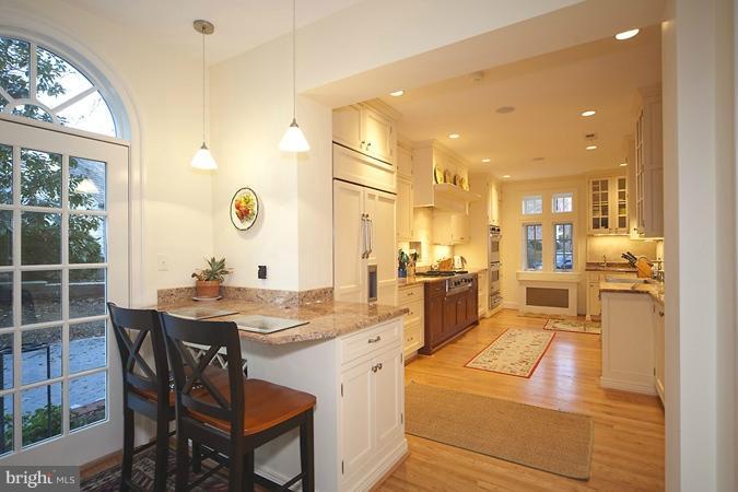6238 Radcliff Road Alexandria, VA 22307 - Photo 11 of 15 Kitchen