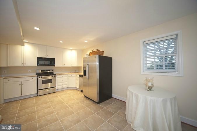 6238 Radcliff Road Alexandria, VA 22307 - Photo 14 of 15 Interior (General)