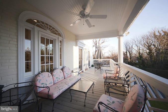 6238 Radcliff Road Alexandria, VA 22307 - Photo 4 of 15 Exterior (Rear)