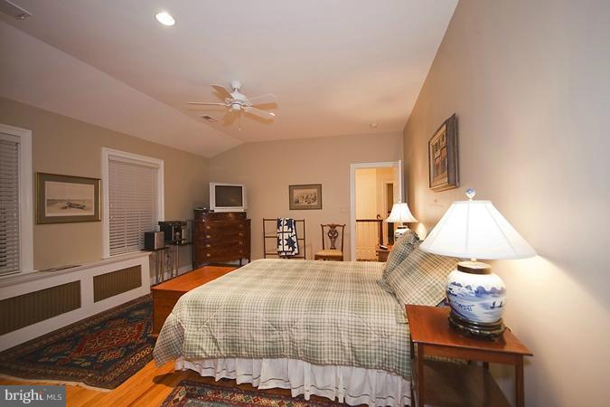 6238 Radcliff Road Alexandria, VA 22307 - Photo 5 of 15 Bedroom
