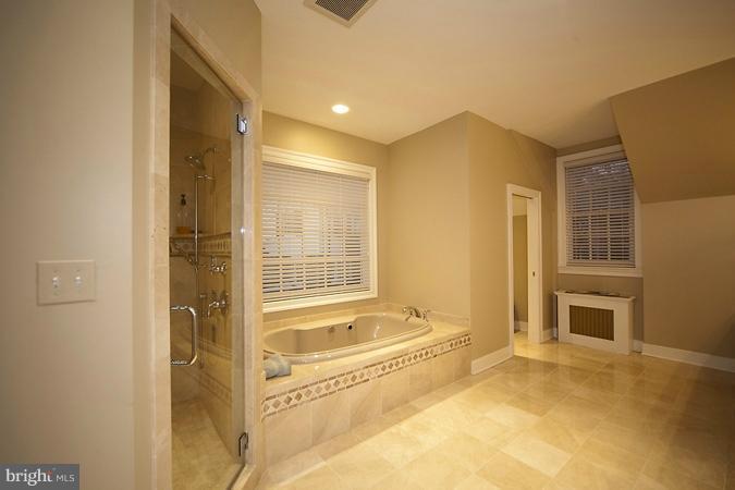6238 Radcliff Road Alexandria, VA 22307 - Photo 10 of 15 Bath